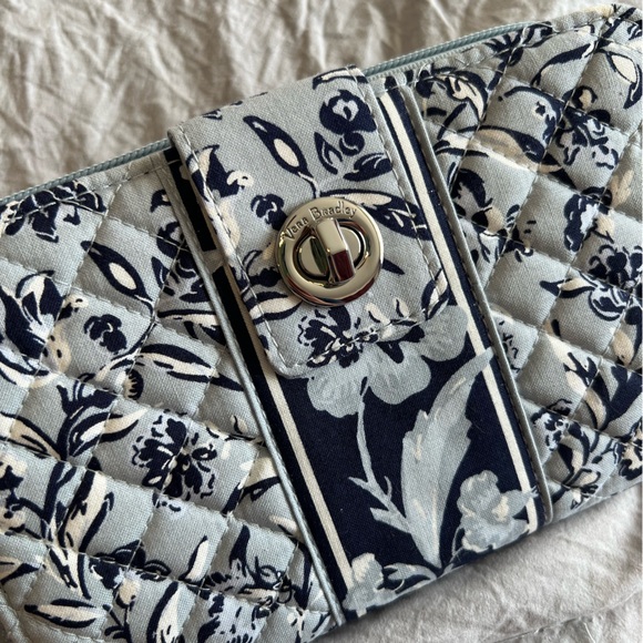 Vera Bradley RFID Turnlock Wallet - Perennials Gray - Picture 8 of 14